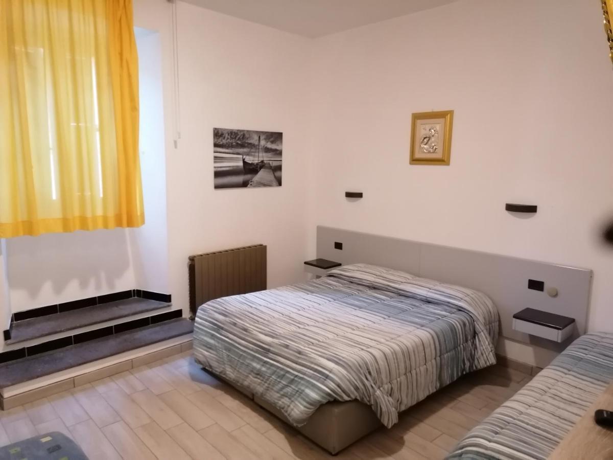 Hotel Centrale Cascia Bagian luar foto