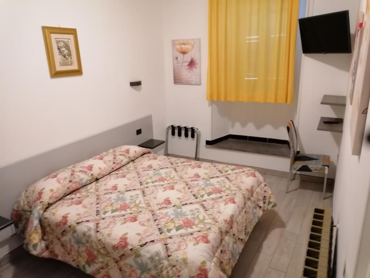 Hotel Centrale Cascia Bagian luar foto