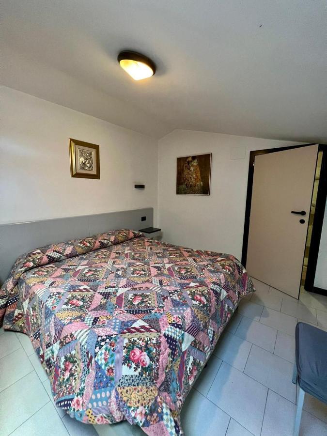 Hotel Centrale Cascia Bagian luar foto
