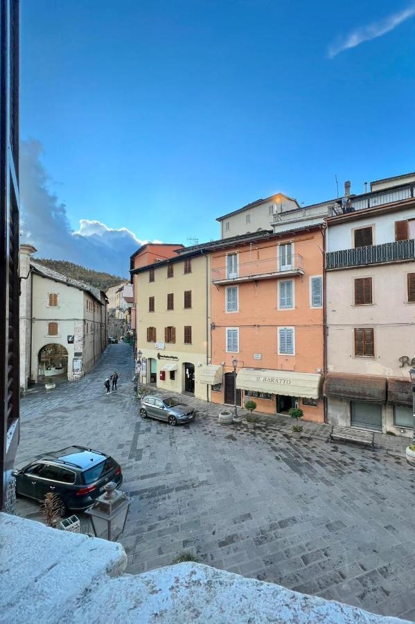Hotel Centrale Cascia Bagian luar foto